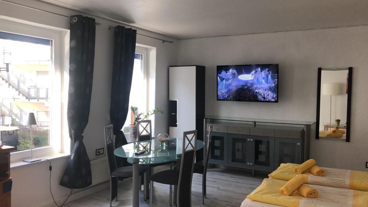 Hotel Am Mueritzhafen Garni Варен Екстериор снимка