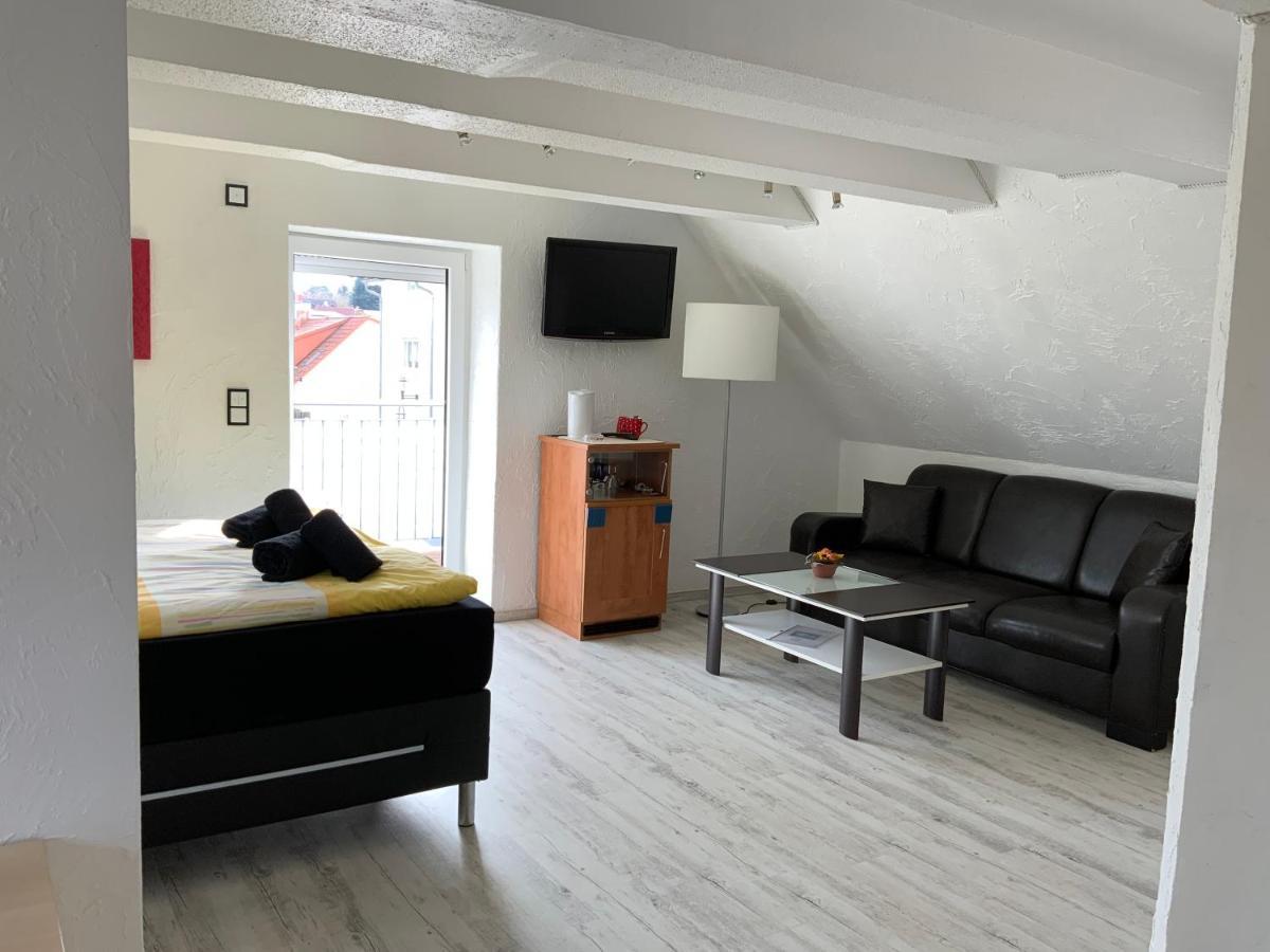 Hotel Am Mueritzhafen Garni Варен Екстериор снимка