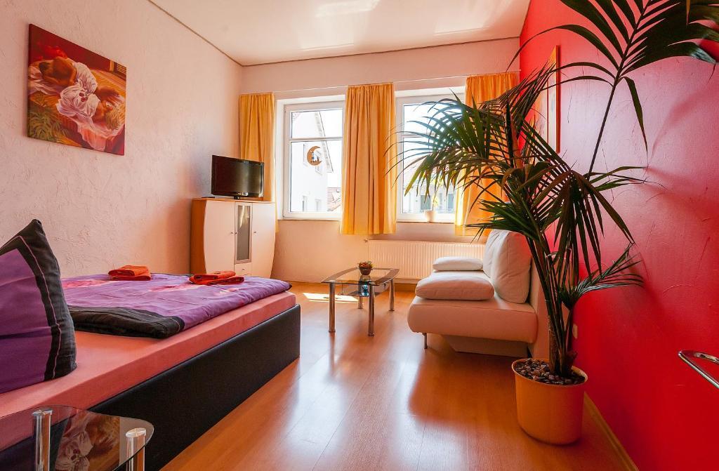 Hotel Am Mueritzhafen Garni Варен Стая снимка